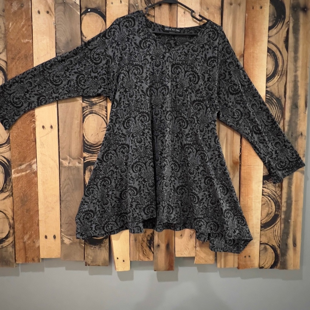 Dress To Kill Black and Gray Floral-Scroll Long Sleeve Tunic - Picture 3 of 5